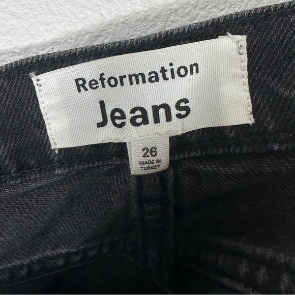 Reformation Wilder High Rise Relaxed Jean Shorts Vana Black Size 26 - Picture 6 of 8